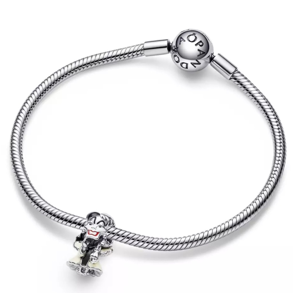 Pandora x Disney Cruella De Vil Charm – 101 Dalmatians - Picture 3 of 11